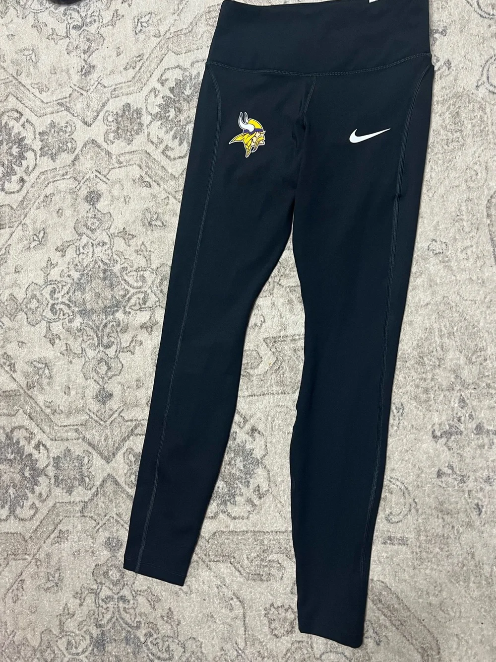 Minnesota Vikings Nike Dri-FIT Legging - Women’s Small